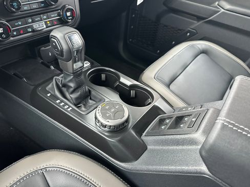 New 2025 Ford Bronco Outer Banks image 32