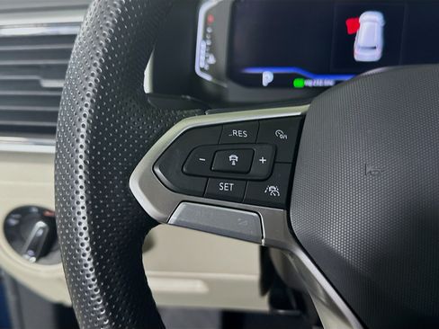 Used 2022 Volkswagen Atlas SEL R-Line AWD/4WD image 16