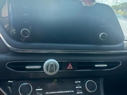 Used 2021 Hyundai Sonata SEL w/ Convenience Package FWD image 8