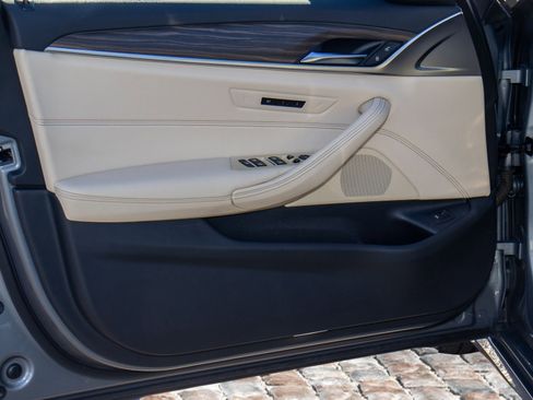 Used 2023 BMW 530i image 16