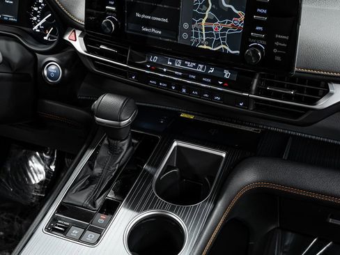 Used 2021 Toyota Sienna XSE image 26