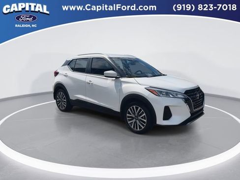Used 2024 Nissan Kicks SV FWD image 2