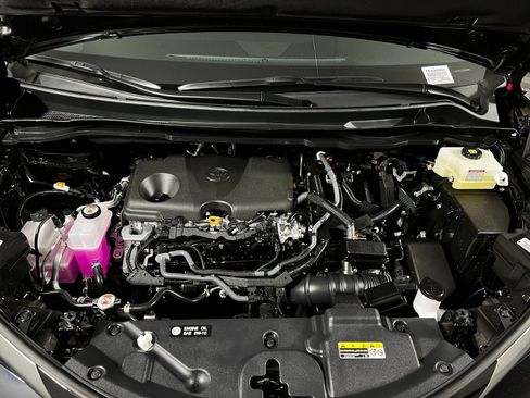 Used 2026 Toyota Sienna Limited FWD image 9