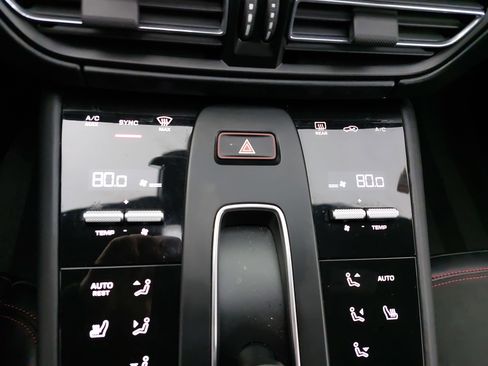 Used 2024 Porsche Macan GTS image 23