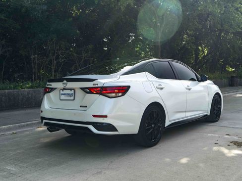 Used 2025 Nissan Sentra SR w/ Midnight Edition FWD image 9