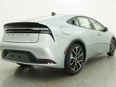 New 2026 Toyota Prius Plug-In Hybrid FWD image 18