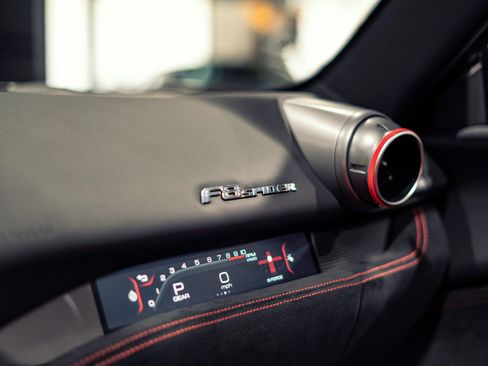 Used 2023 Ferrari F8 Tributo RWD image 27