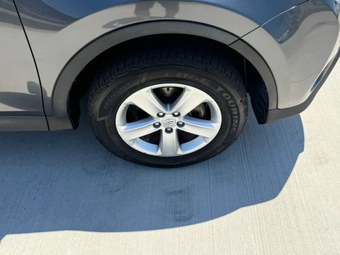 Used 2013 Toyota RAV4 XLE AWD/4WD image 45
