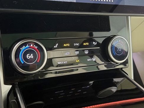 Used 2023 Land Rover Range Rover SE image 17