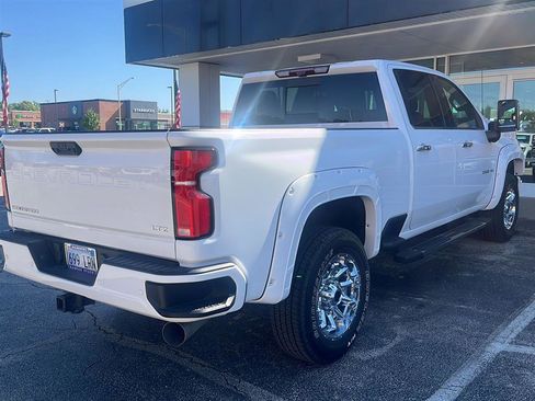 Used 2024 Chevrolet Silverado 2500 LTZ w/ LTZ Plus Package AWD/4WD image 4