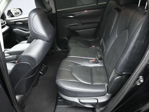 Used 2020 Toyota Highlander Limited AWD/4WD image 14