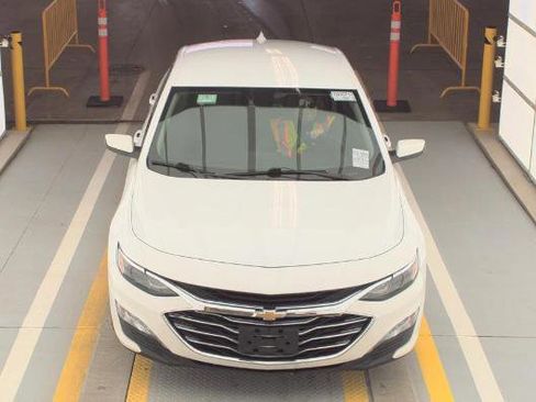 Used 2023 Chevrolet Malibu LT FWD image 2