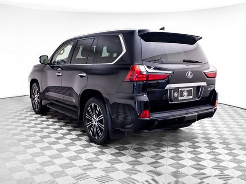 Used 2020 Lexus LX 570 4WD w/ Luxury Package image 4