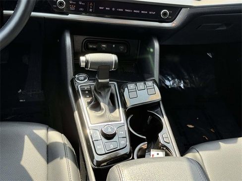 Used 2023 Kia Sportage EX image 17