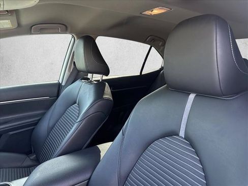Used 2022 Toyota Camry SE w/ Carpet Mat Package (TMS) FWD image 13