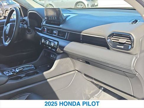 Certified 2025 Honda Pilot EX-L image 25