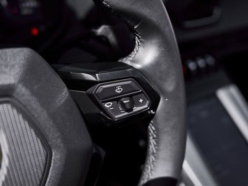Used 2023 Lamborghini Huracan EVO RWD image 47