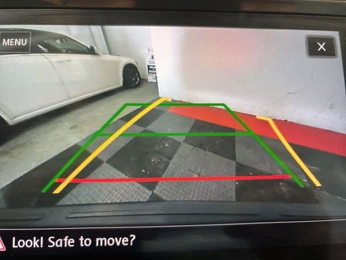 Used 2020 Volkswagen Tiguan SE image 27