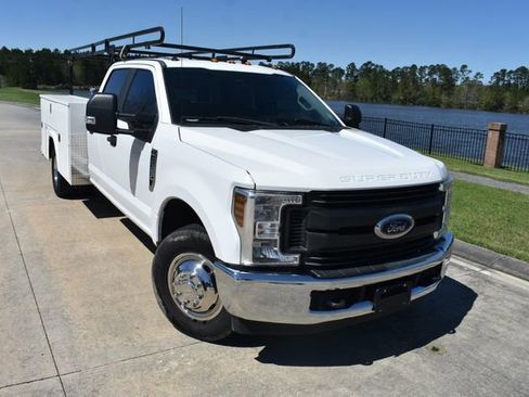 Used 2019 Ford F350 XL w/ Power Equipment Group image 7