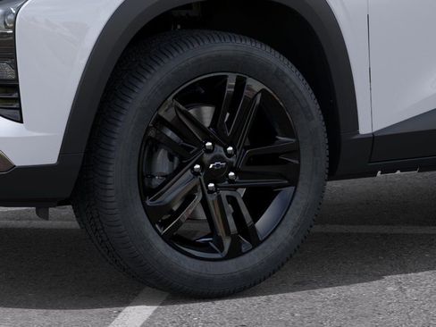 New 2026 Chevrolet Trax ACTIV w/ Sunroof Package FWD image 9
