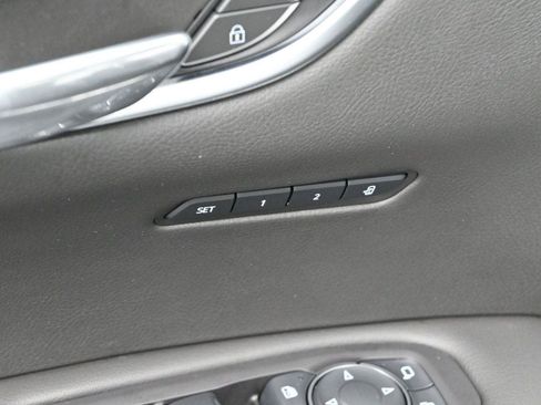 Certified 2025 Cadillac XT6 Luxury FWD image 12