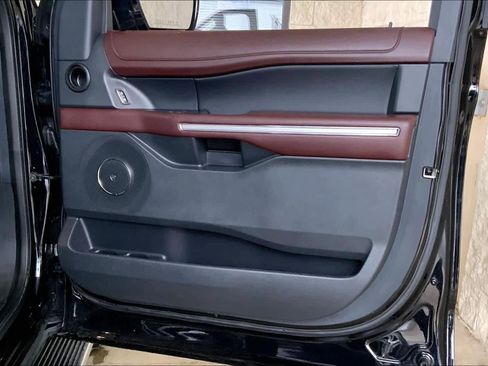 Certified 2023 Ford Expedition Limited image 23