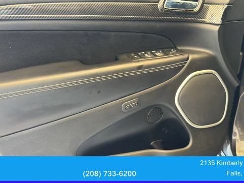 Used 2015 Jeep Grand Cherokee SRT w/ Luxury Group II AWD/4WD image 11