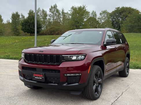 New 2025 Jeep Grand Cherokee L Limited w/ Luxury Tech Group II image 2