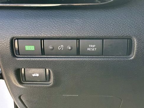Used 2020 Nissan Sentra SV w/ Trunk Package FWD image 23