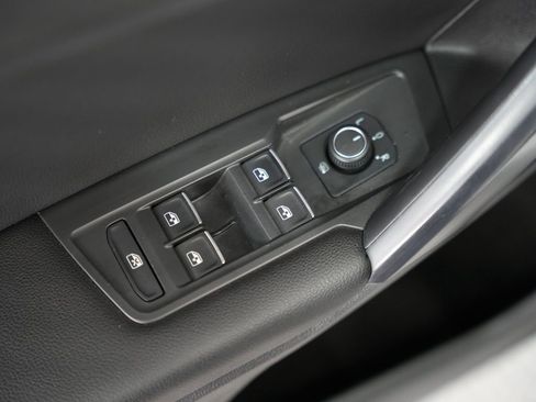 Used 2021 Volkswagen Tiguan SE w/ Panoramic Sunroof Package FWD image 42