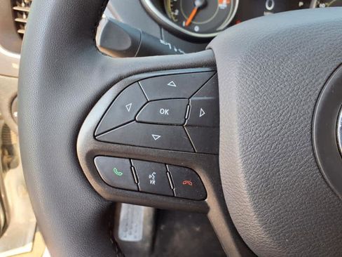 Used 2022 Jeep Cherokee Trailhawk w/ Comfort/Convenience Group image 22