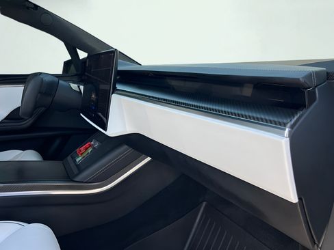 Used 2022 Tesla Model X Plaid AWD/4WD image 30