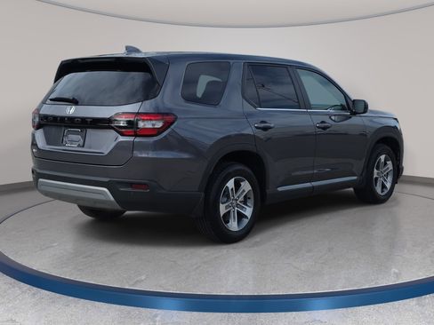 Used 2025 Honda Pilot EX-L image 6