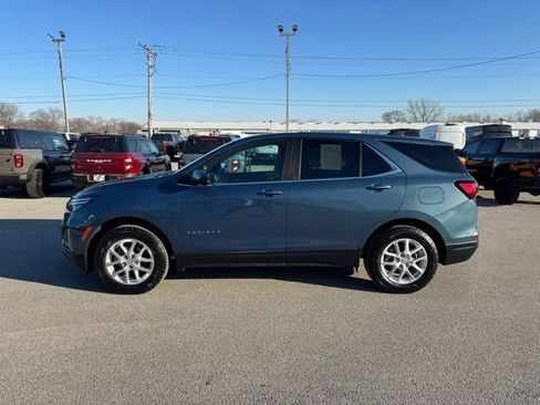 Used 2024 Chevrolet Equinox LT w/ Driver Convenience Package image 2
