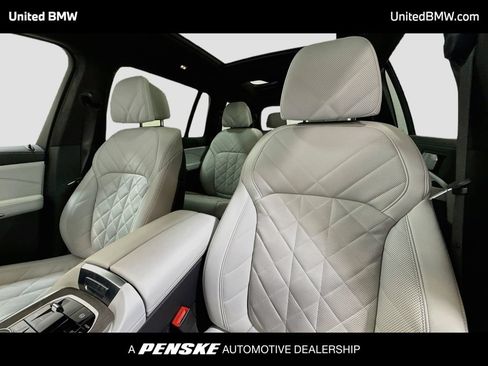 Used 2025 BMW X7 xDrive40i w/ Parking Assistance Package AWD/4WD image 12