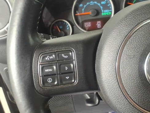 Used 2012 Jeep Wrangler Unlimited Rubicon AWD/4WD image 16