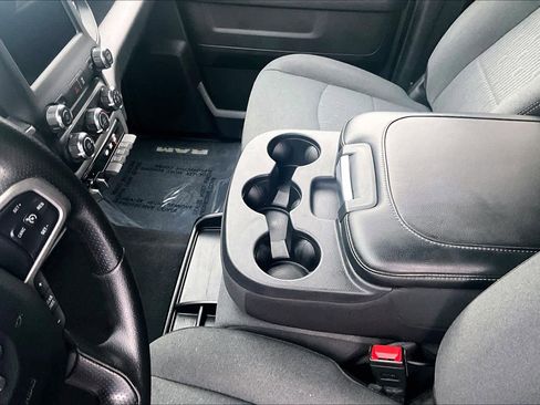 Used 2024 RAM 2500 Tradesman w/ Chrome Appearance Group image 17