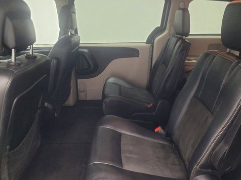 Used 2019 Dodge Grand Caravan SXT FWD image 18