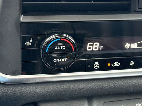 Used 2023 Nissan Rogue SV w/ SV Premium B Package image 27