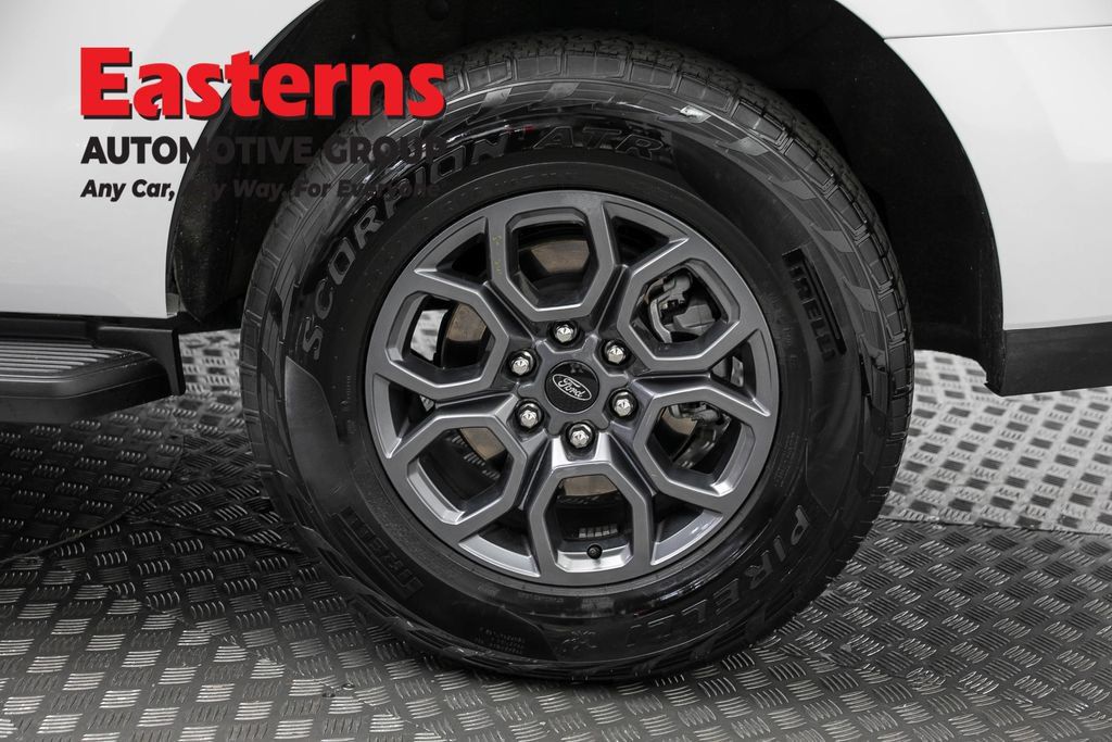 Used 2025 Ford Expedition Active AWD/4WD image 34