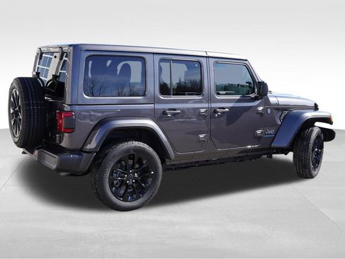 Certified 2025 Jeep Wrangler Sahara 4xe w/ Safety Group image 4