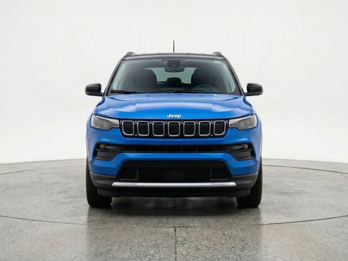 Used 2025 Jeep Compass Limited image 2