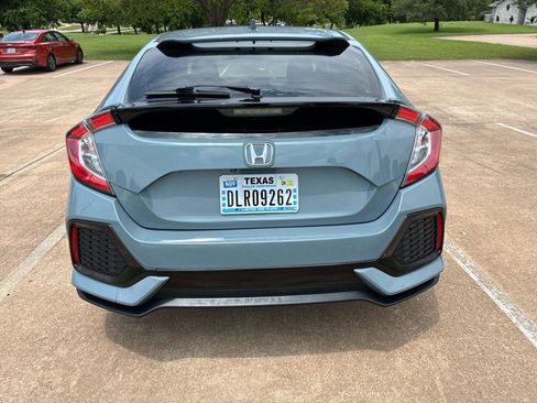 Used 2018 Honda Civic EX image 9