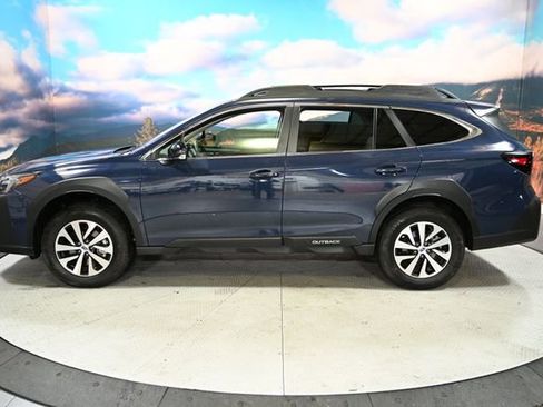 Used 2025 Subaru Outback Premium w/ Popular Package #1A image 5