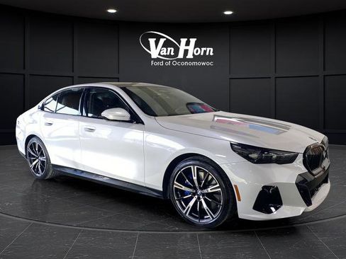 Used 2024 BMW 540i xDrive w/ Executive Package image 1