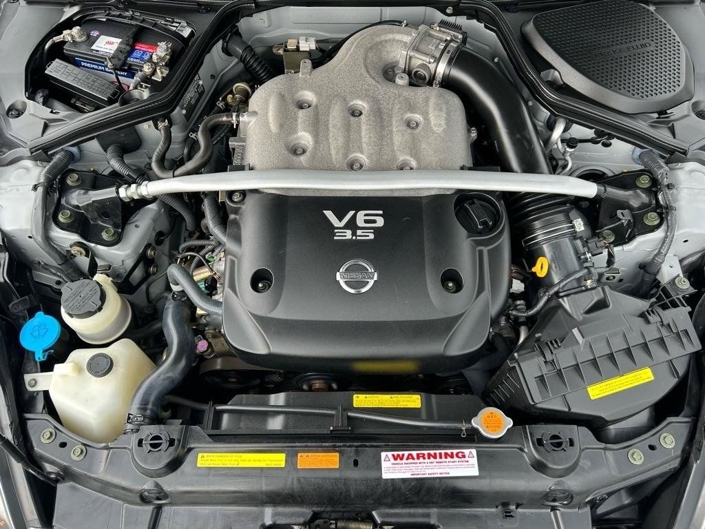 Used 2005 Nissan 350Z Touring RWD image 44