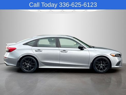Used 2023 Honda Civic Sport image 8