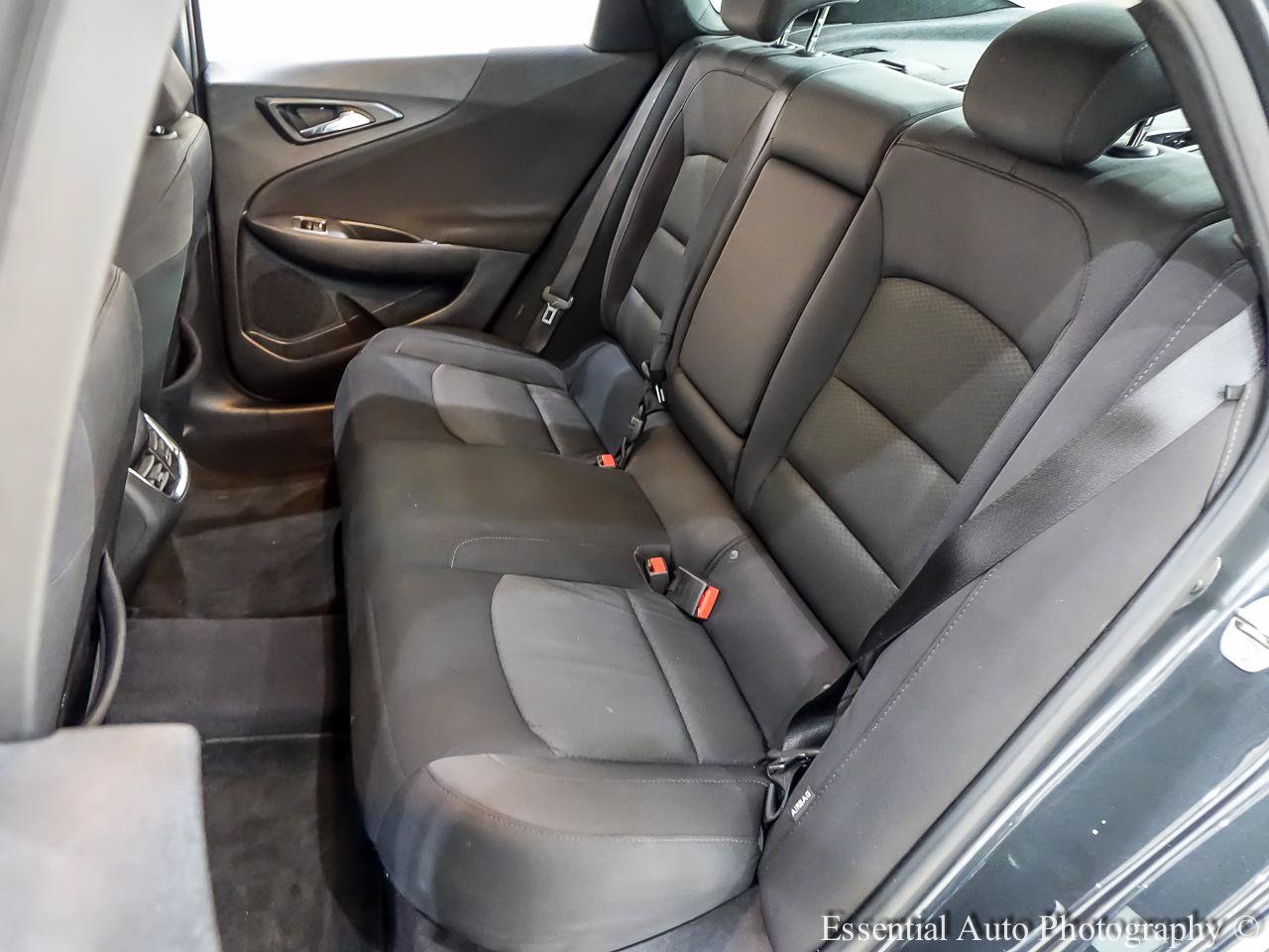 Used 2017 Chevrolet Malibu LT FWD image 16