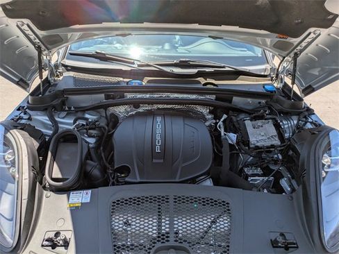 Used 2021 Porsche Macan image 10