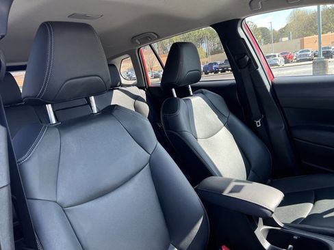 Used 2023 Toyota Corolla Cross XLE image 24